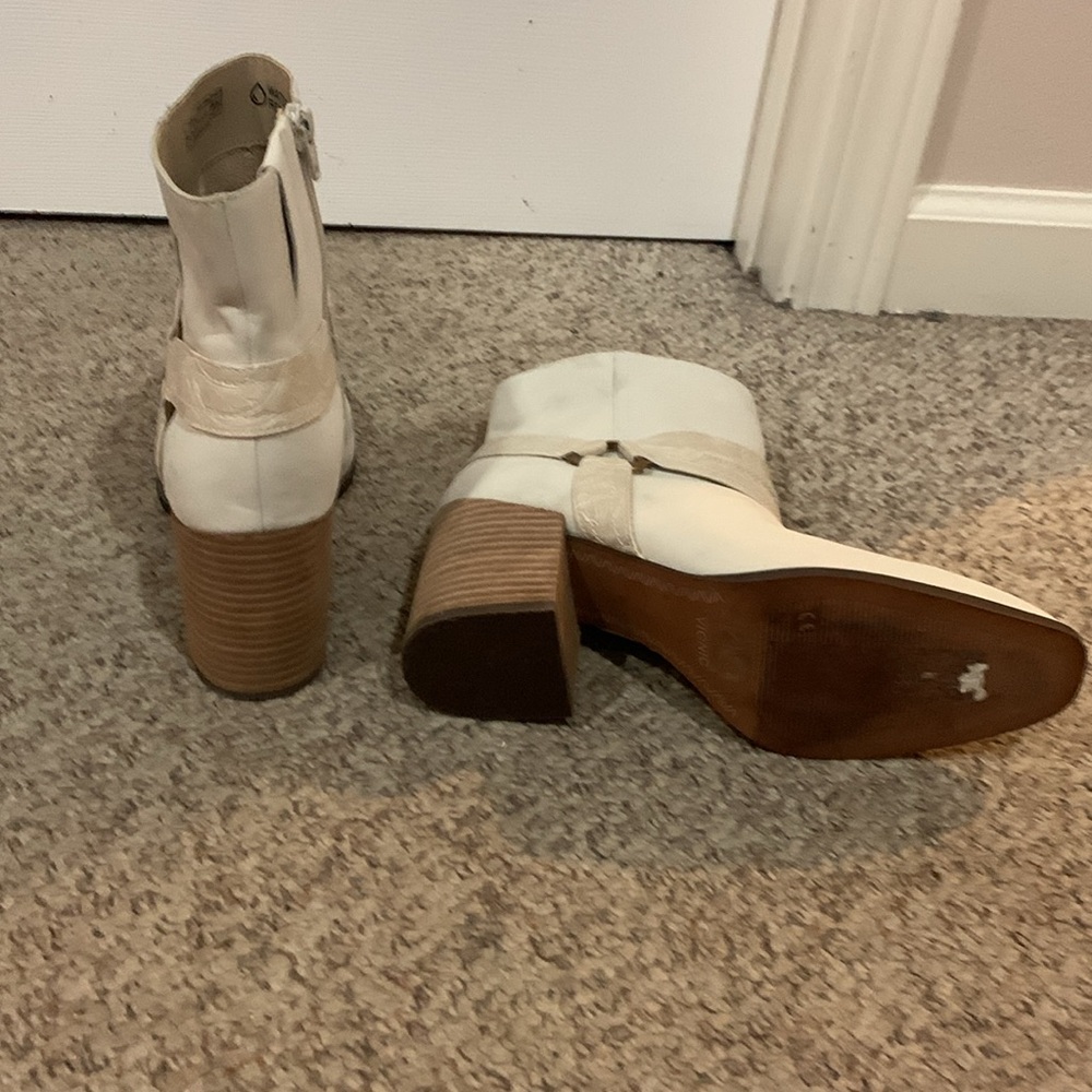 Vionic white cream harness bootie ankle wood stacked heel boots 9.5 - Picture 7 of 8